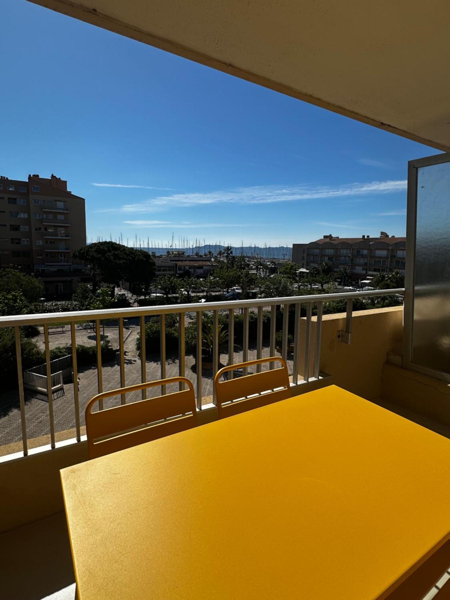 Apartment La Marine' Hyeres