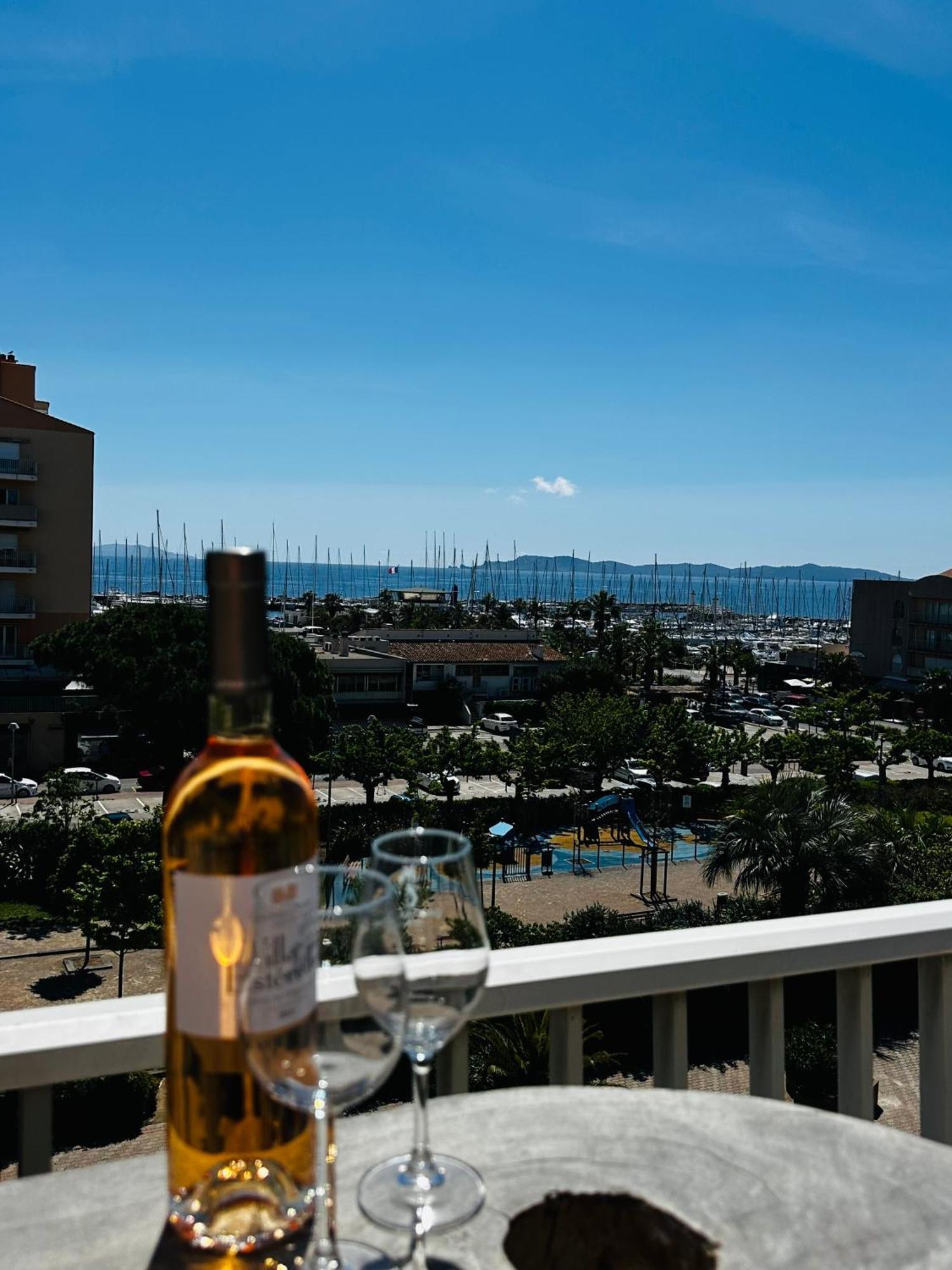 Apartment La Marine' Hyeres